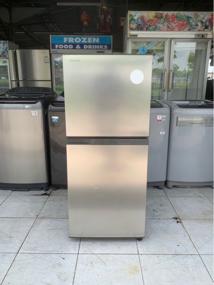 ตู้เย็น 2 ประตู ขายตู้เย็นมือสองยี่ห้อ Toshiba ขนาดหกคิวราคา 2990 บาท