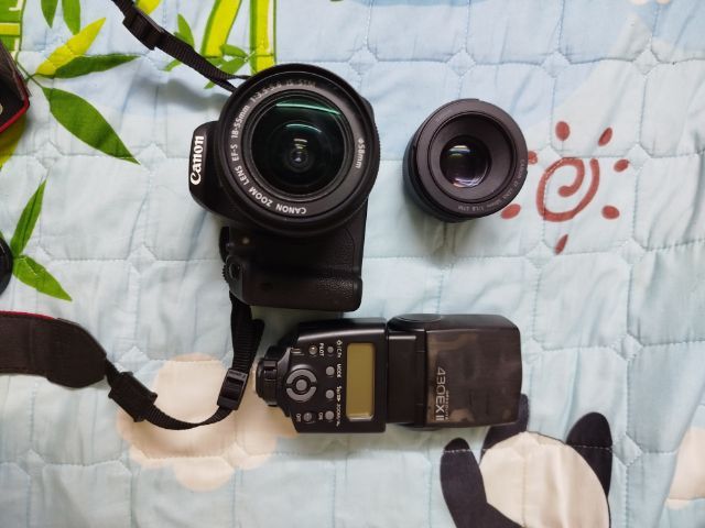 ขายกล้อง canon 700D สภาพสวยใช้งานน้อย