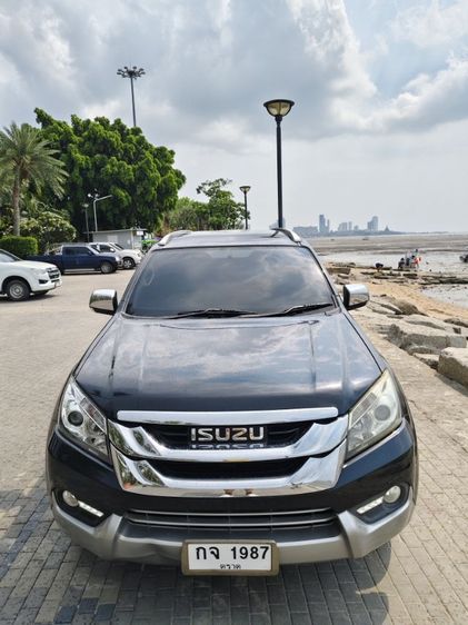 รถ Isuzu MU-X 3.0 Ultimate AT 4WD สี ดำ