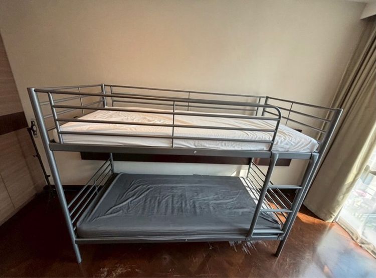 🔥IKEA SVARTA AFJALL×2  เตียงนอนสำหรับเด็กวัสดุดีแข็งแรงน่าใช้แนะเลยค่า อาจมีร่องรอยการใช้งานเดิมมาบ้าง ให้ทั้งชุดเลยค่ะ