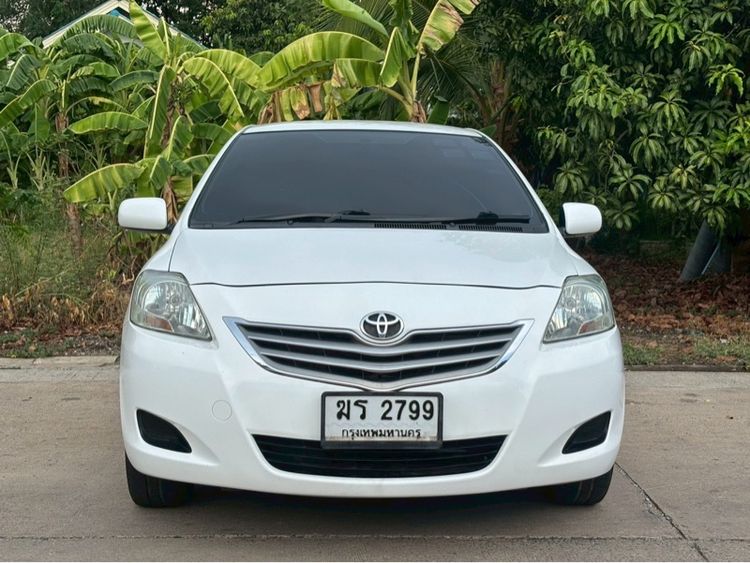 รถ Toyota Vios 1.5 J สี ขาว
