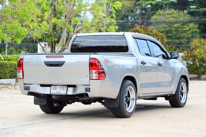 Toyota Hilux Revo 2020 2.4 Z Edition J Plus Pickup ดีเซล ไม่ติดแก๊ส เกียร์ธรรมดา บรอนซ์เงิน รูปที่ 4
