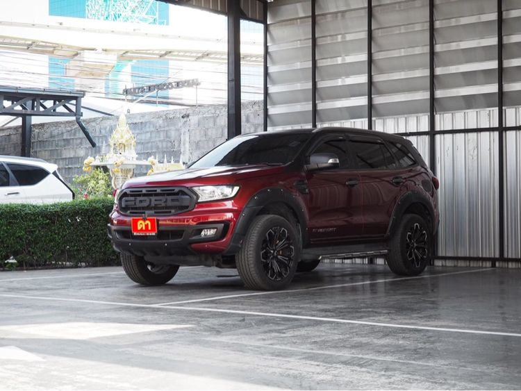 รถ Ford Everest 2.0 Titanium Plus สี แดง