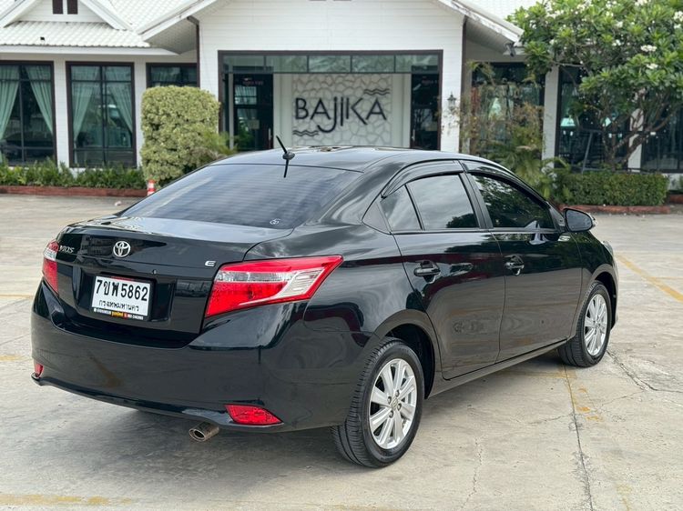 Toyota Vios 2015 1.5 E Sedan เบนซิน ไม่ติดแก๊ส เกียร์อัตโนมัติ ดำ รูปที่ 4