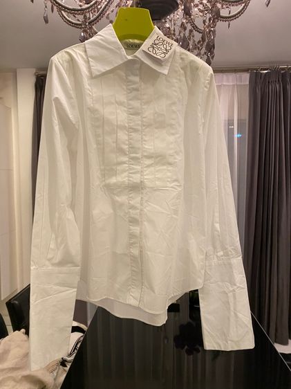 ซีลีน เสื้อเชิ้ต แขนยาว สภาพใหม่เอี่ยม 