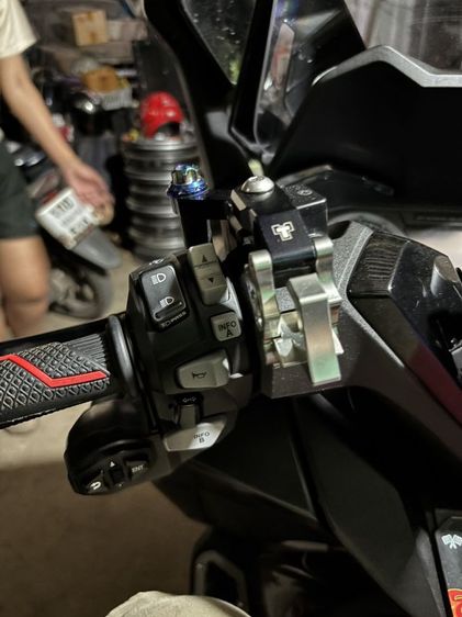 FORZA 350 RS ปี 23 ดำด้านล้อทอง รูปที่ 8