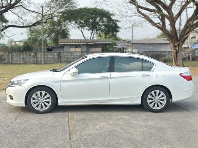Honda Accord 2015 2.0 EL i-VTEC Sedan เบนซิน ไม่ติดแก๊ส เกียร์อัตโนมัติ ขาว รูปที่ 4