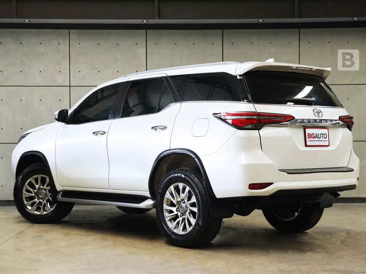 Toyota Fortuner 2022 2.4 V Utility-car ดีเซล ไม่ติดแก๊ส เกียร์อัตโนมัติ ขาว รูปที่ 3