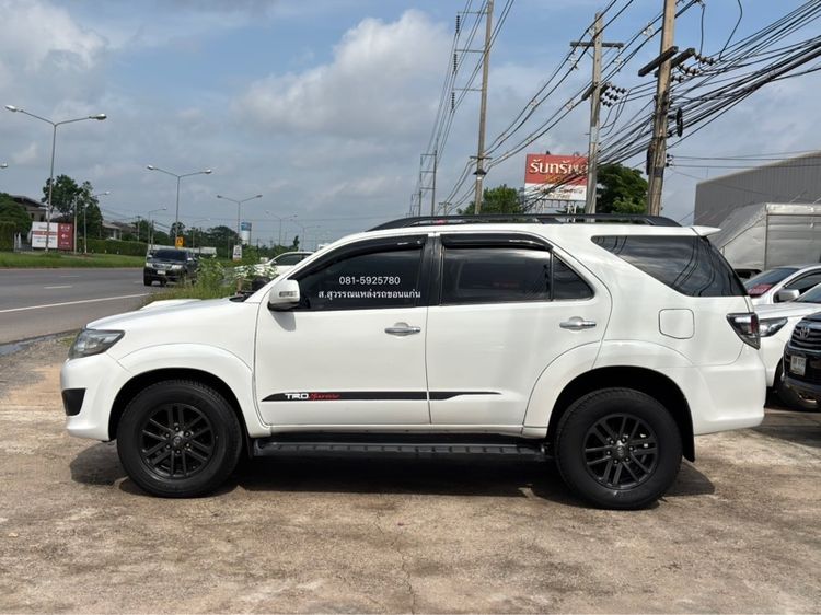 Toyota Fortuner 2015 2.5 V VNT 2WD Champ Midnight Shine ดีเซล เกียร์อัตโนมัติ ขาว รูปที่ 2