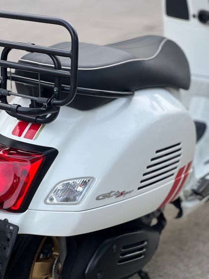 Vespa GTS300 hpe Racing sixties  รูปที่ 16