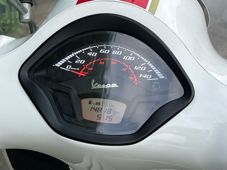 Vespa GTS300 hpe Racing sixties  รูปที่ 14