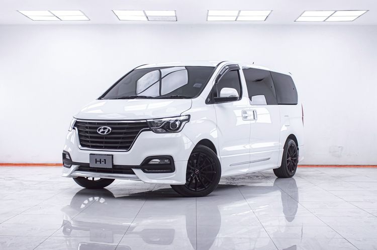 รถ Hyundai H-1  2.5 Elite สี ขาว