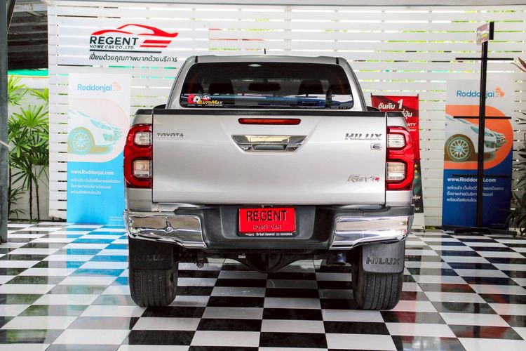 Toyota Hilux Revo 2017 2.4 E Prerunner Pickup ดีเซล ไม่ติดแก๊ส เกียร์ธรรมดา เทา รูปที่ 4