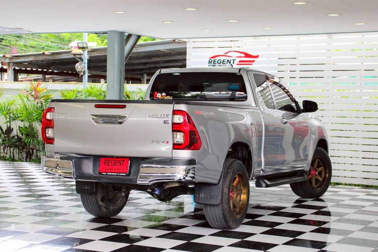 Toyota Hilux Revo 2017 2.4 E Prerunner Pickup ดีเซล ไม่ติดแก๊ส เกียร์ธรรมดา เทา รูปที่ 3