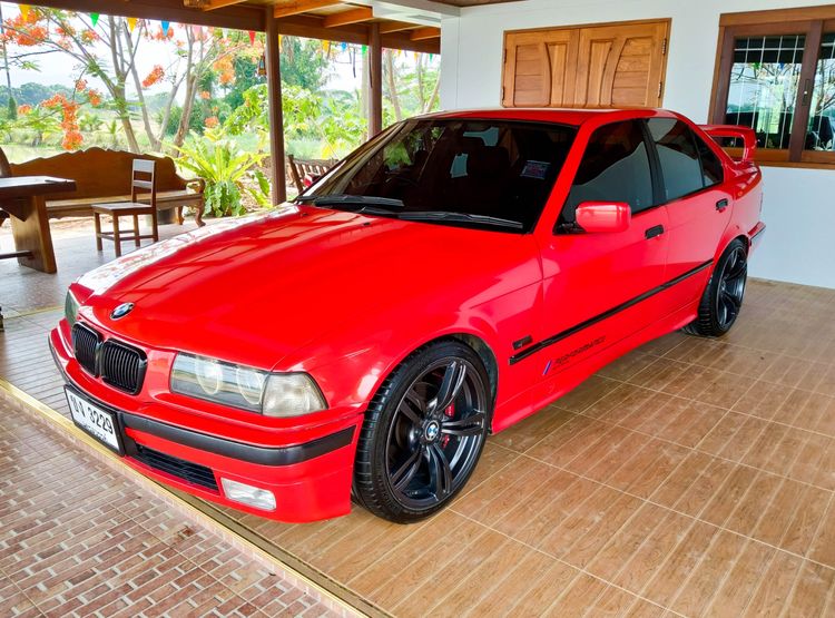 รถ BMW Series 3 335i สี แดง