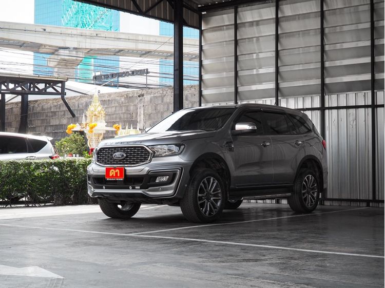 รถ Ford Everest 2.0 Titanium Plus สี เทา