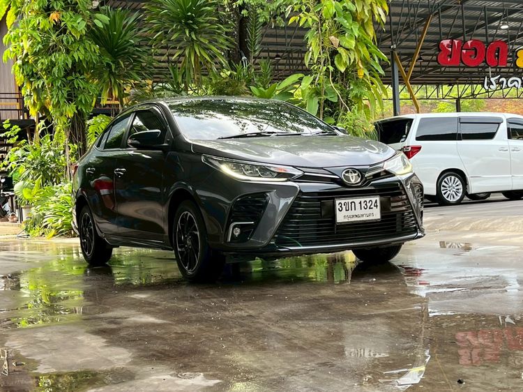 รถ Toyota Yaris ATIV 1.2 Sport Premium สี เทา