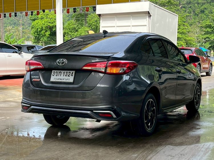 Toyota Yaris ATIV 2022 1.2 Sport Premium Sedan เบนซิน ไม่ติดแก๊ส เกียร์อัตโนมัติ เทา รูปที่ 4