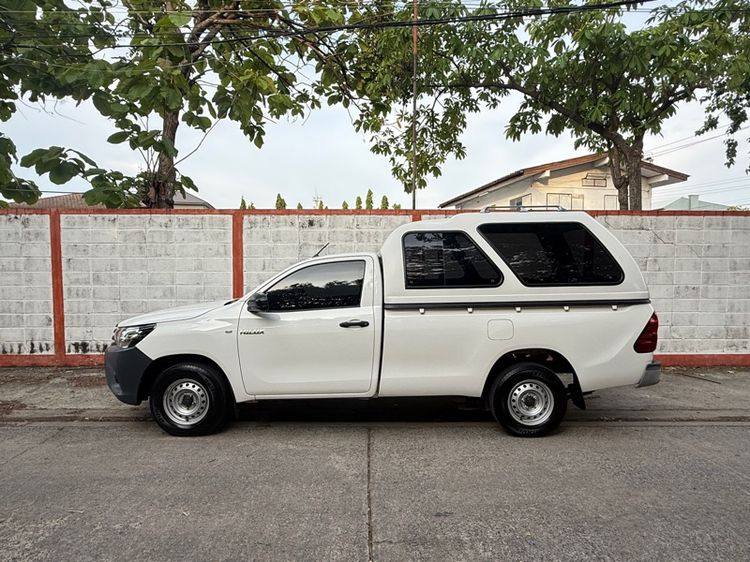 รถ Toyota Hilux Revo 2.4 J สี ขาว