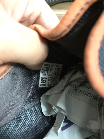 Yeezy 350 V2 Black Static รูปที่ 4