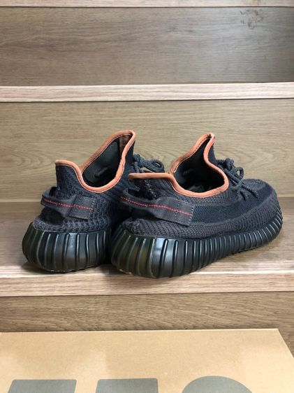 Yeezy 350 V2 Black Static รูปที่ 3