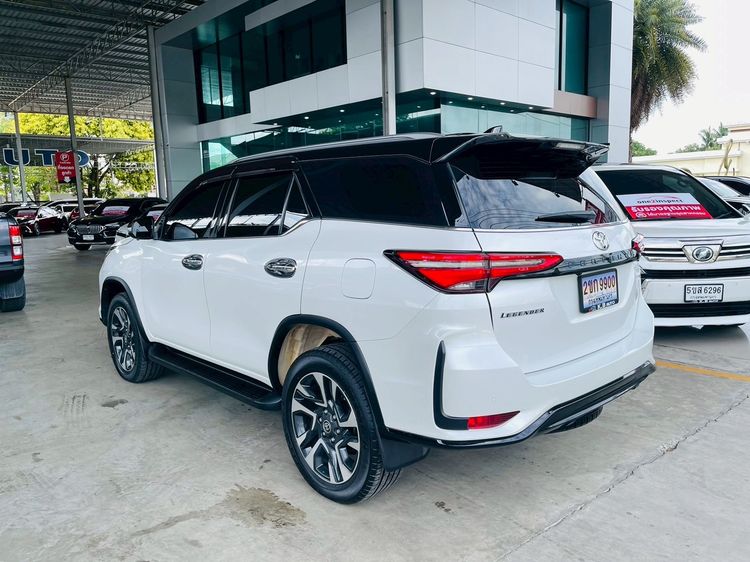 Toyota Fortuner 2023 2.4 Legender Black Top Utility-car ดีเซล ไม่ติดแก๊ส เกียร์อัตโนมัติ ขาว รูปที่ 4