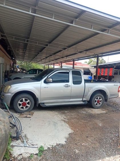 รถ Isuzu D-MAX 2.5 SL สี บรอนซ์เงิน