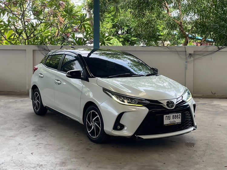 Toyota Yaris 2020 1.2 Sport Premium Sedan เบนซิน ไม่ติดแก๊ส เกียร์อัตโนมัติ ขาว รูปที่ 3