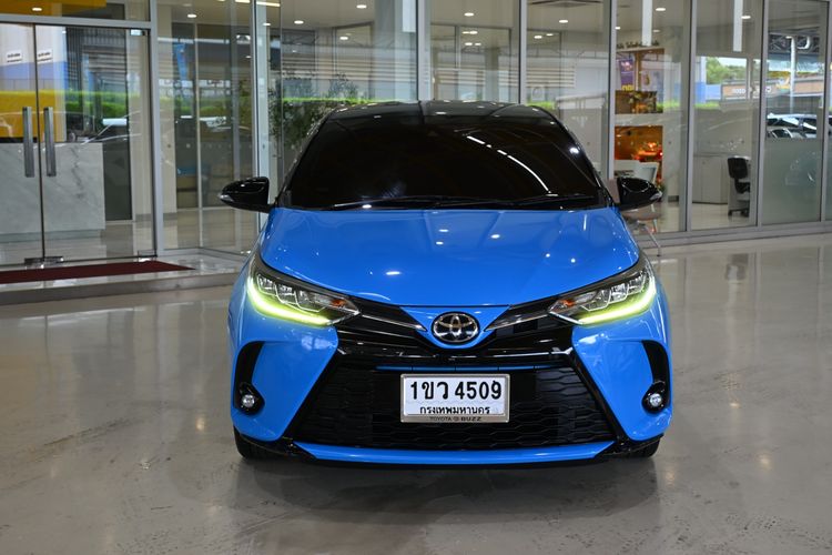 รถ Toyota Yaris 1.2 Sport Premium สี ฟ้า