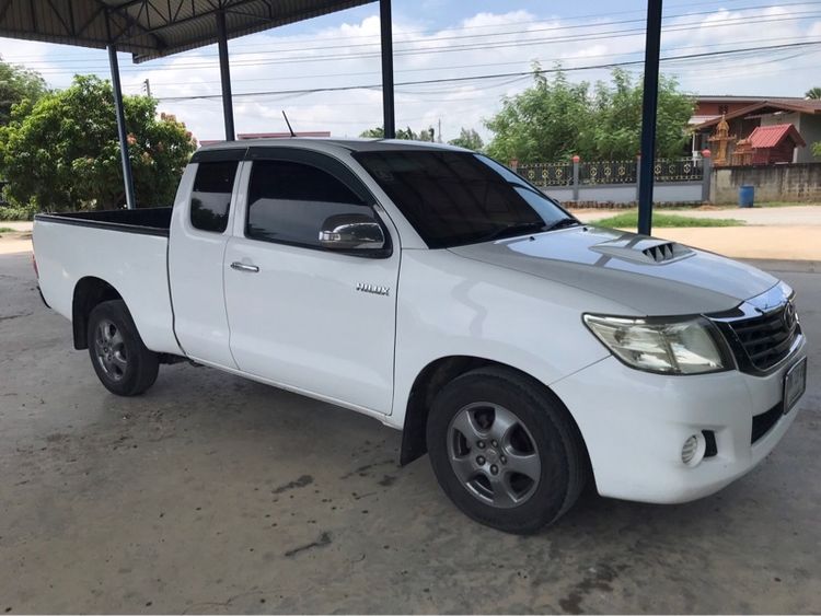 รถ Toyota Hilux Vigo Champ Smart Cab 2.5 E สี ขาว