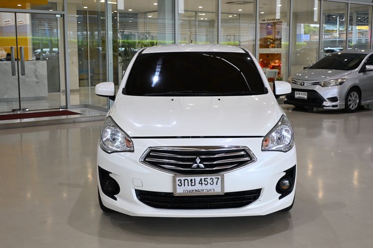 รถ Mitsubishi Attrage 1.2 GLX สี ขาว