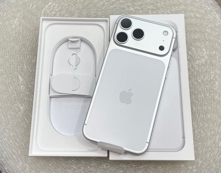 256 GB iphone 17 pro max 256GB สภาพใหม่มาก
