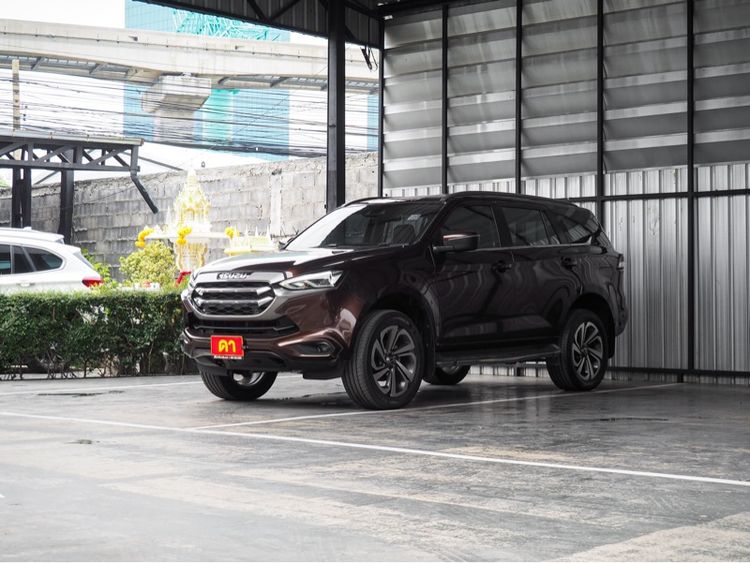 รถ Isuzu MU-X 1.9 ULTIMATE 2WD สี น้ำตาล