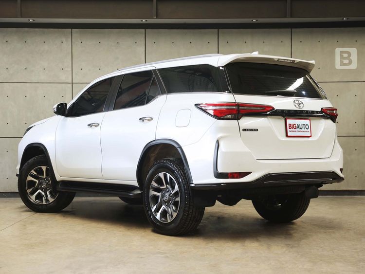 Toyota Fortuner 2022 2.4 Leader V Utility-car ดีเซล ไม่ติดแก๊ส เกียร์อัตโนมัติ ขาว รูปที่ 4