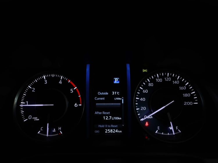Toyota Fortuner 2022 2.4 Leader V Utility-car ดีเซล ไม่ติดแก๊ส เกียร์อัตโนมัติ ขาว รูปที่ 3