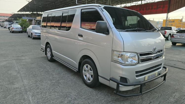 รถ Toyota Hiace 2.5 GL สี บรอนซ์เงิน