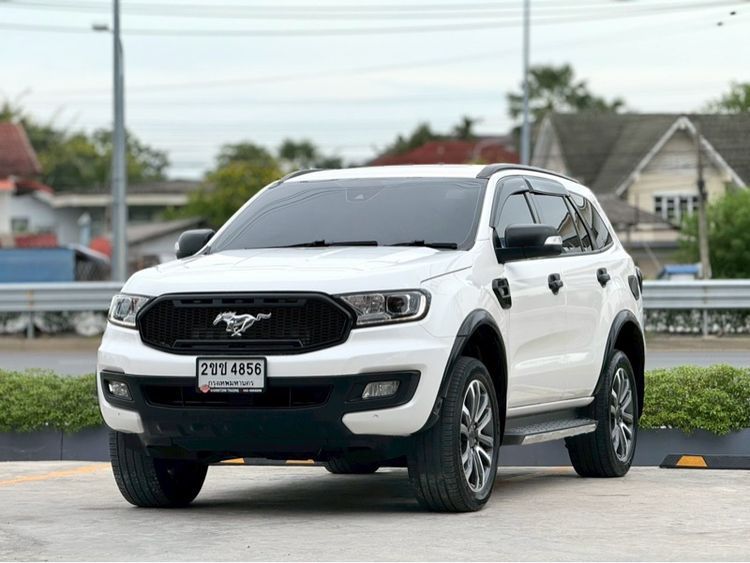 รถ Ford Everest 2.0 Titanium Plus 4WD สี ขาว