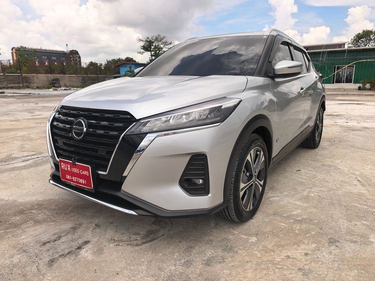 รถ Nissan Kicks 1.2 E สี บรอนซ์เงิน