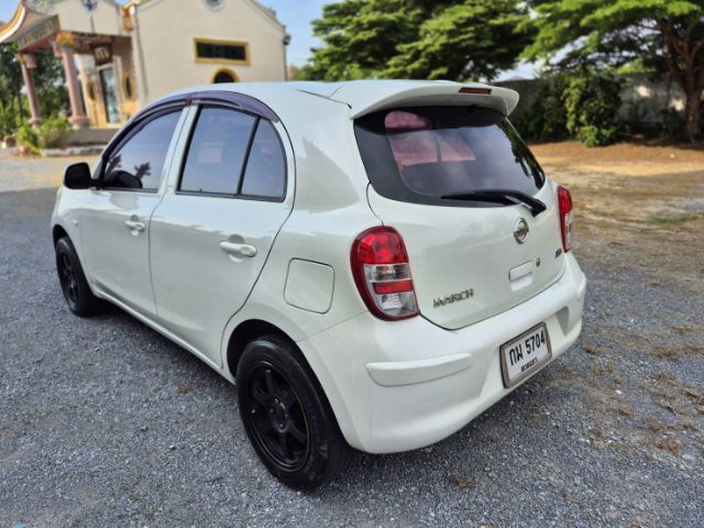 Nissan March 