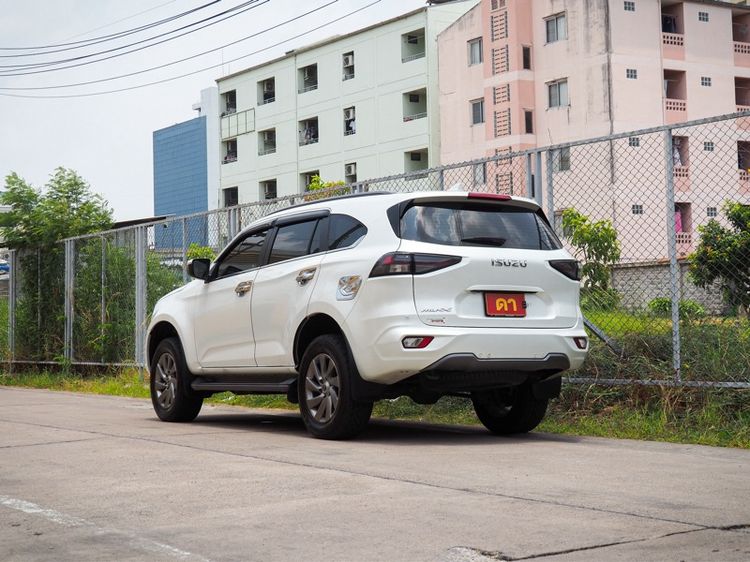 Isuzu MU-X 2023 1.9 Elegant 2WD Utility-car ดีเซล ไม่ติดแก๊ส เกียร์อัตโนมัติ ขาว รูปที่ 3