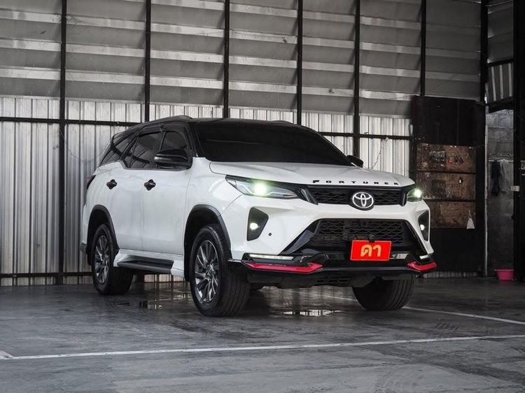 Toyota Fortuner 2021 2.4 V Utility-car ดีเซล ไม่ติดแก๊ส เกียร์อัตโนมัติ ขาว รูปที่ 3