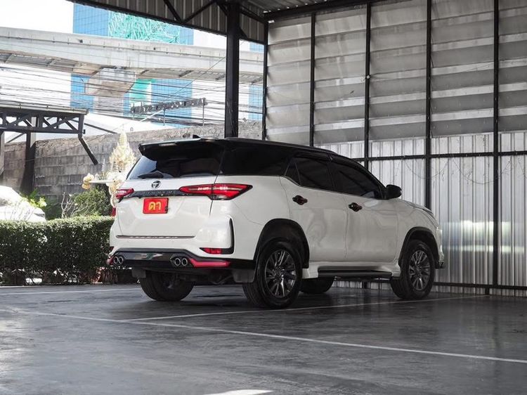 Toyota Fortuner 2021 2.4 V Utility-car ดีเซล ไม่ติดแก๊ส เกียร์อัตโนมัติ ขาว รูปที่ 4