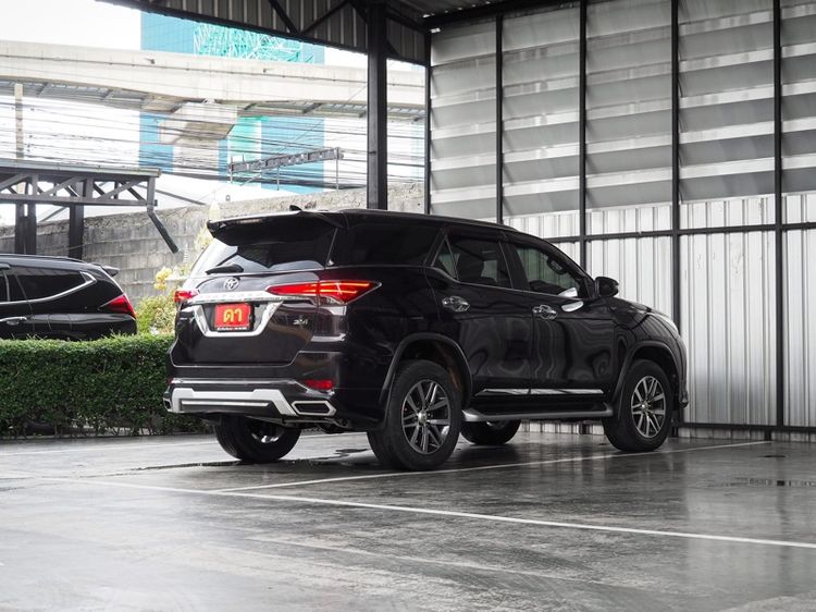 Toyota Fortuner 2018 2.4 V 4WD Utility-car ดีเซล ไม่ติดแก๊ส เกียร์อัตโนมัติ น้ำตาล รูปที่ 4