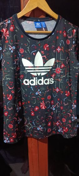 เสื้อทีเชิ้ต อื่นๆ เสื้อยืดแขนสั้นสีดำลายดอกแดง Adidas