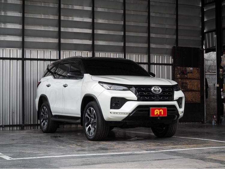 Toyota Fortuner 2022 2.4 Commander Utility-car ดีเซล ไม่ติดแก๊ส เกียร์อัตโนมัติ ขาว รูปที่ 3