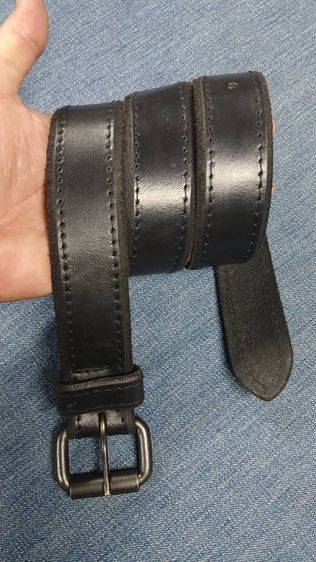 เข็มขัดหนังแท้ Oil Tanned Leather เอว 28 ถึง 34 กว้าง 1.4 ยาวรวมหัว 39.5 ทำจากหนังฟอกฝาดอัดน้ำมัน
หนังสวย สภาพหล่อ รูปที่ 2