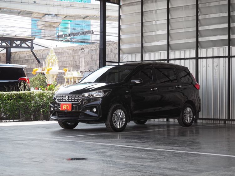 รถ Suzuki Ertiga 1.5 GX สี ดำ