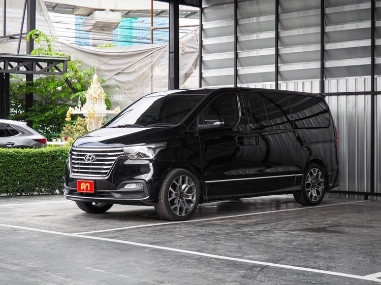 รถ Hyundai H-1  2.5 Elite สี ดำ