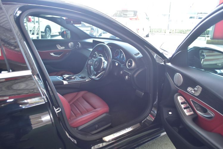 Mercedes-Benz C-Class 2021 C220 Sedan ดีเซล ไม่ติดแก๊ส เกียร์อัตโนมัติ ดำ รูปที่ 3