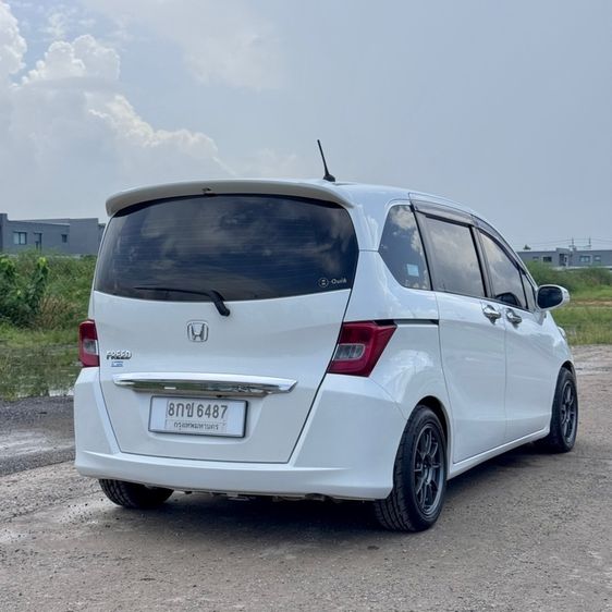 Honda Freed 2013 1.5 EL Utility-car เบนซิน ไม่ติดแก๊ส เกียร์อัตโนมัติ ขาว รูปที่ 4